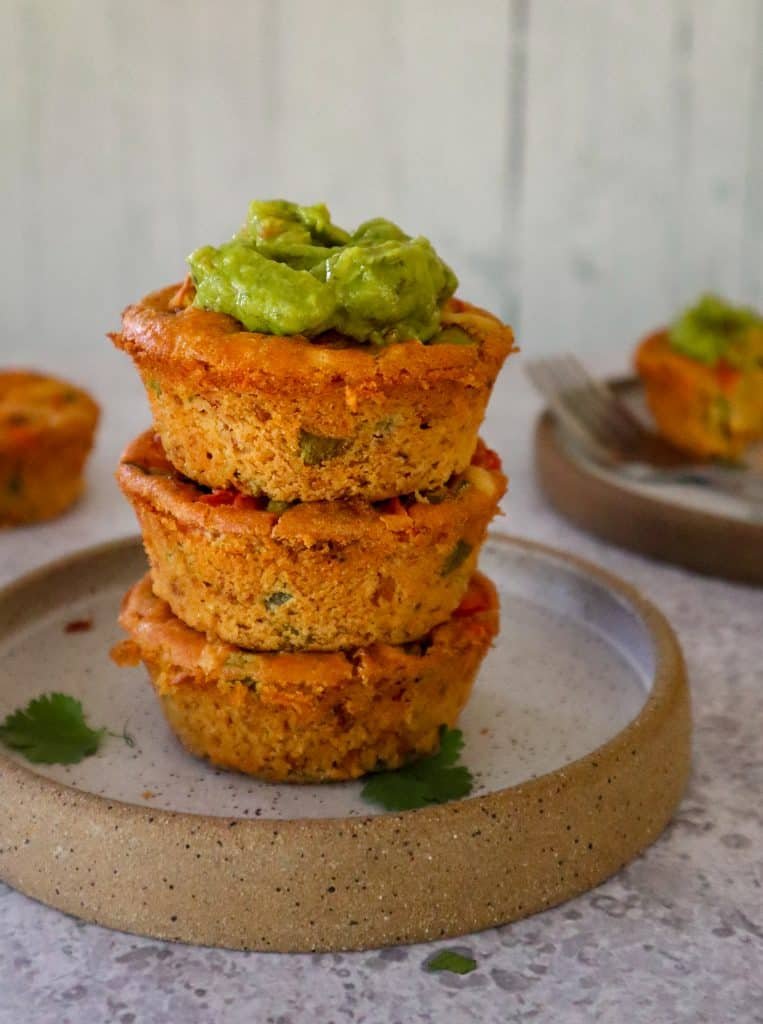 Muffins de frittata de harina de garbanzos