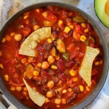 Vegan Chili Recipe (Slow Cooker-friendly!)