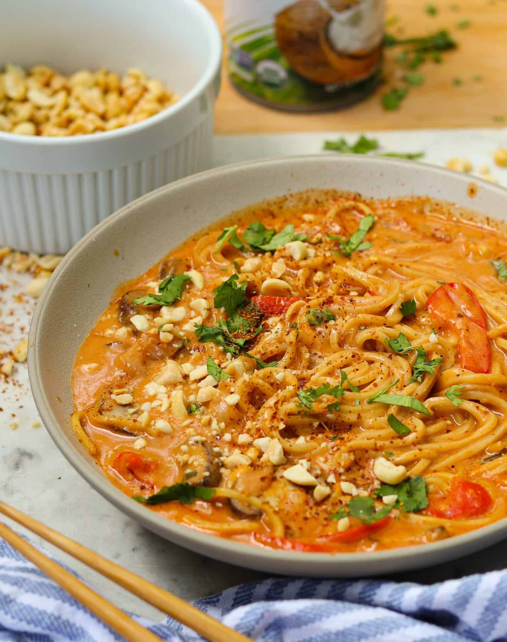 Peanut Butter Ramen Noodles (Saucy, 1-Pot & Vegan)