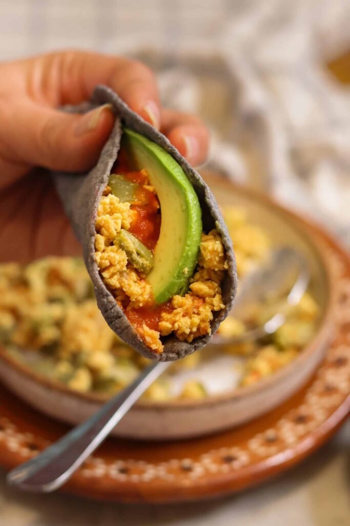 taco de nopales con huevo